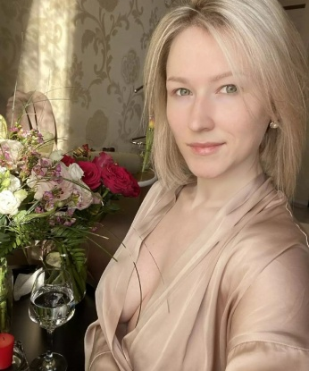 Я ищу приятного и воспитанного мужчину, готового насладиться моим умением доставить удовольствие 😉
Мои услуги включают классический и эротический массаж, французский минет, глубокий орал, эскорт, стриптиз и многое другое. Уверена, что найдем что-то особенное и индивидуальное для тебя.
Мои фото реальны и всегда актуальны, ты увидишь сам. Живу я в самом сердце Москвы, где с удовольствием приму тебя в своей уютной квартире или приеду к тебе в гости.
Не забудь оставить свой отзыв после нашей встречи, чтобы другие мужчины могли оценить мои способности.
С нетерпением жду нашей встречи, чтобы сделать твои самые сокровенные фантазии реальностью. До скорой встречи, котик! 😘 Ольга
